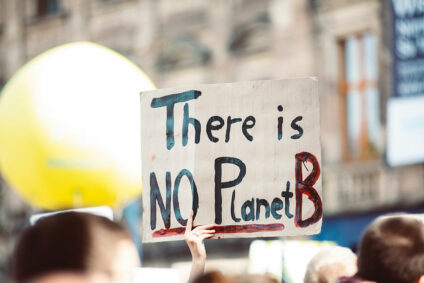Ein Transparent mit der Aufschrift "There is NO Planet B"