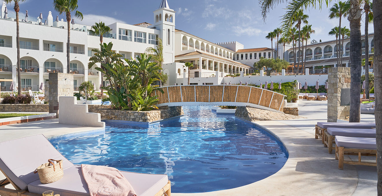 Swimmingpool im DAIA Slow Beach Hotel Conil