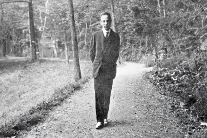 Schwarz-weiss Bild des Dichters Rainer Maria Rilke.
