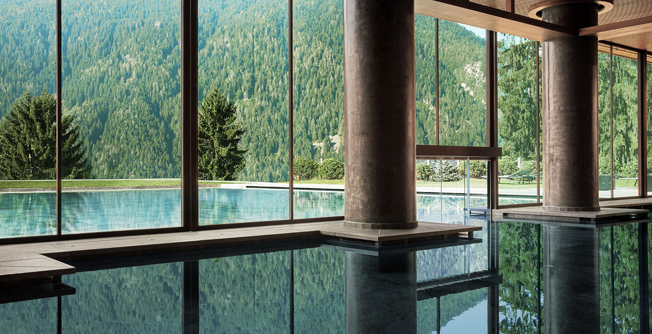 Innen- und Außenpool des Lefay Resort.