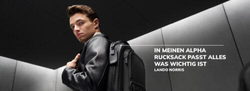 Mann mit TUMI Rucksack Alpha